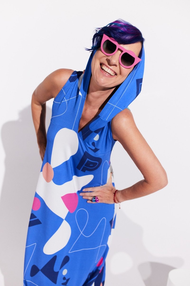 Kapuzenblaues Kleid
