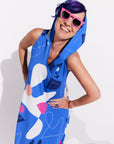 Kapuzenblaues Kleid