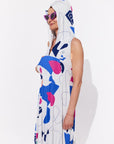 Robe blanche à capuche