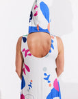 Robe blanche à capuche