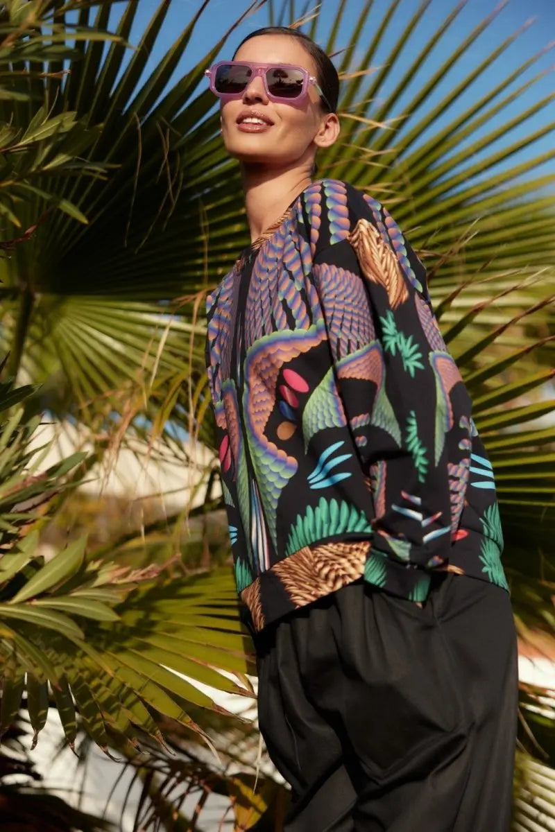 Botanica Black SE Sweatshirt - style and everyday comfort – COLORAT