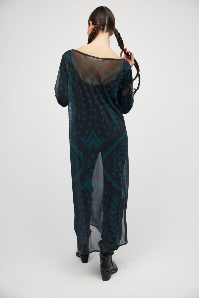 Robe en résille verte Maori