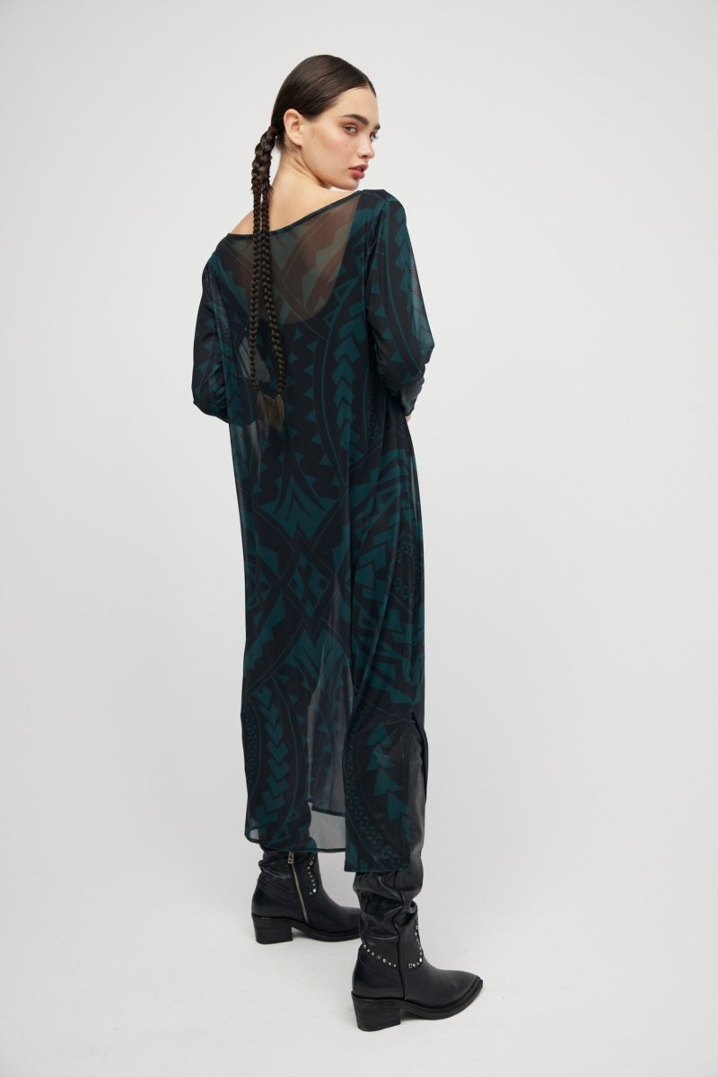 Robe en résille verte Maori